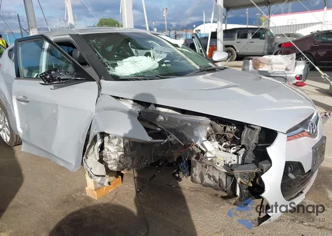 2013 Hyundai Veloster Base W/Black z USA, uszkodzony, nr VIN KMHTC6AD7DU162694